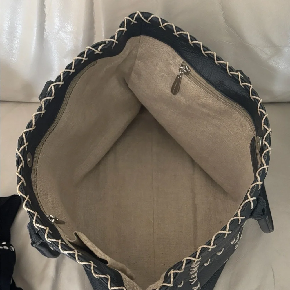 Berge Black Leather Tote Bag with Stitch Detailing - Picture 5 of 6